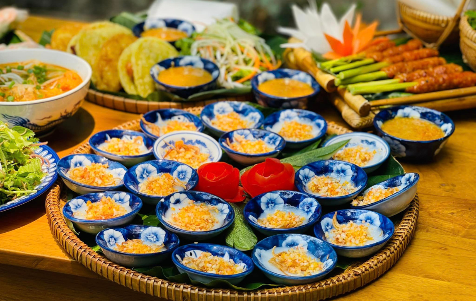 What is the history of Hue cuisine?