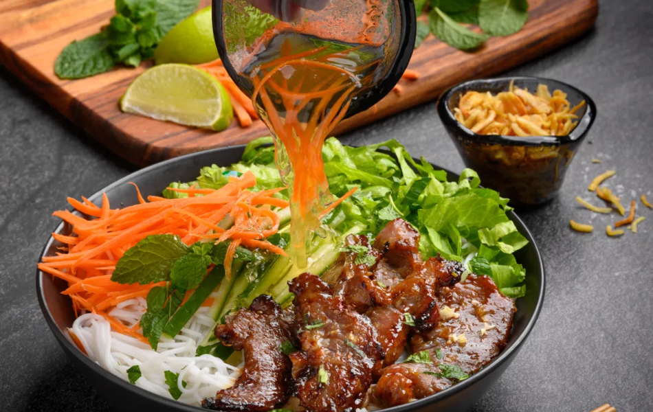 What is the history of Hue cuisine?
