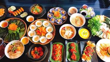 What is the history of Hue cuisine?