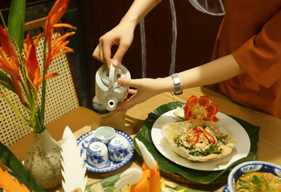 Hue Royal Dinner Experience